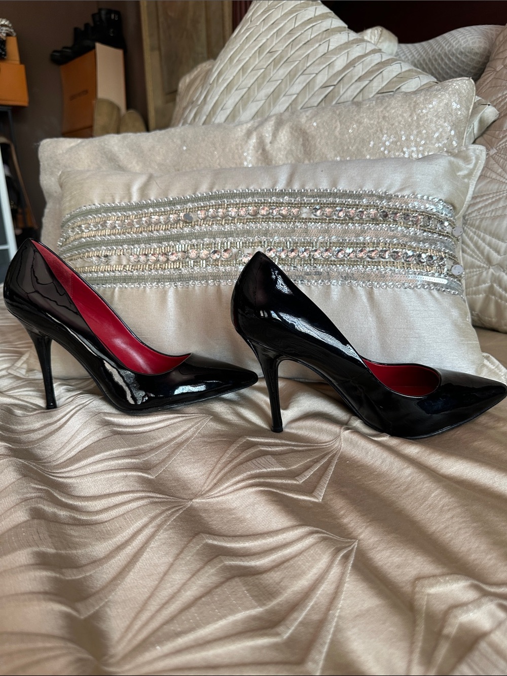 Charles Jourdan Black Patent Pointed-Toe Stiletto Pumps with Red Lining - Picture 8 of 11